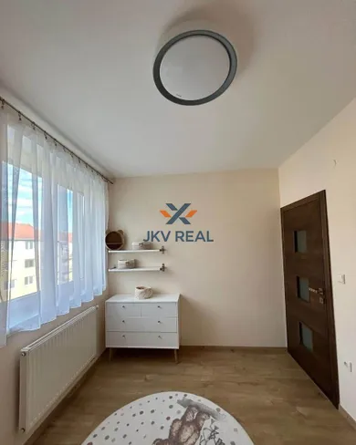 Na prenájom 3-izbový byt, 70 m², Nitra, Jelenecká