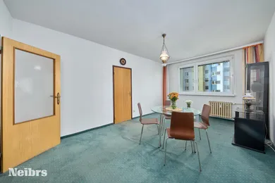 Na predaj 3-izbový byt, 69 m², Bratislava-Petržalka, Mlynarovičova