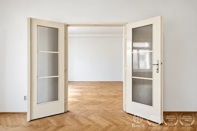 Na predaj 3-izbový byt, 97 m², Bratislava-Staré Mesto, Dunajská