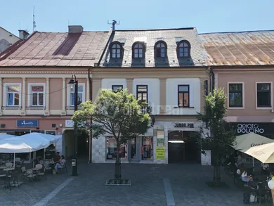 Na predaj komerčné, 33 m², Liptovský Mikuláš, Námestie osloboditeľov