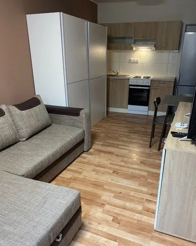 Na prenájom 1-izbový byt, 33 m², Pezinok, Obrancov mieru
