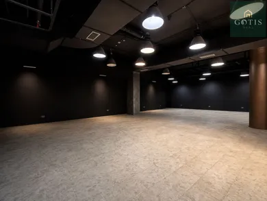 Na prenájom komerčné, 650 m², Košice-Juh, Námestie osloboditeľov