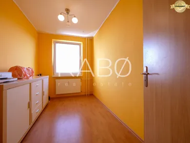 Na predaj 3-izbový byt, 63 m², Nitra, Petzwalova
