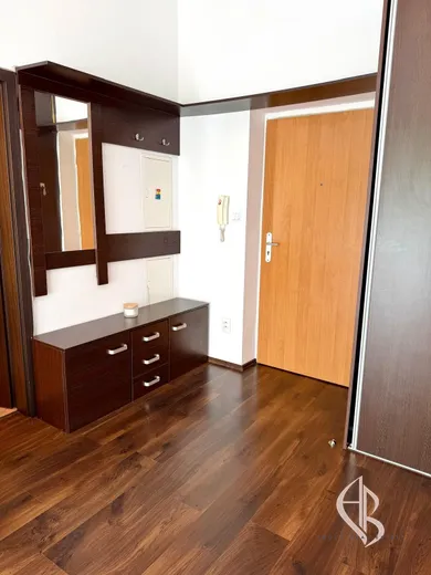Na prenájom 1-izbový byt, 30 m², Banská Bystrica, Kyjevské námestie