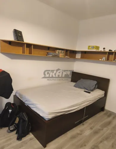 Na prenájom 1-izbový byt, 35 m², Bratislava-Dúbravka, Pekníkova