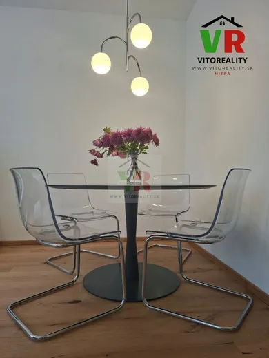 Na prenájom 3-izbový byt, 90 m², Nitra, Krátka