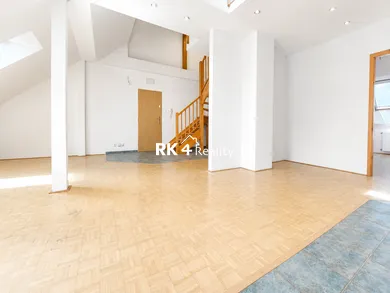 Na predaj 4-izbový byt, 137 m², Bratislava-Ružinov, Dulovo námestie