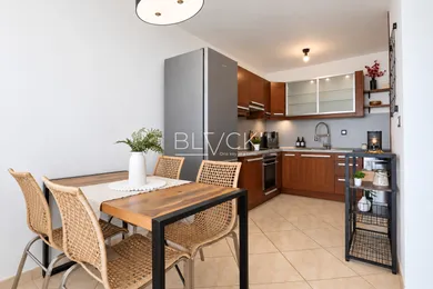 Na predaj 3-izbový byt, 60 m², Senec, Pribinova