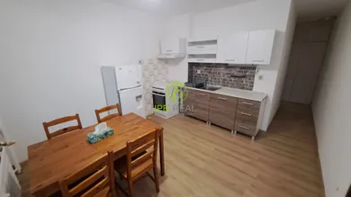 Na predaj 2-izbový byt, 64 m², Bratislava-Lamač, Heyrovského