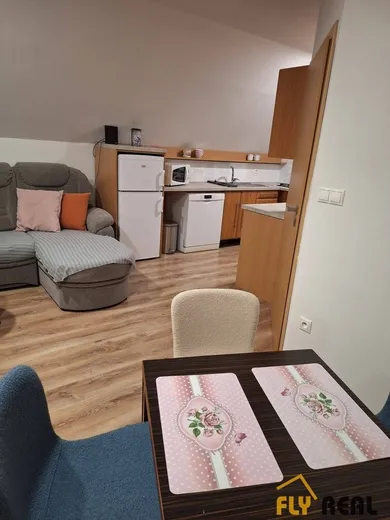 Na prenájom 2-izbový byt, 60 m², Sereď, SNP