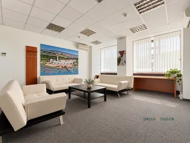 Kiadó kereskedelmi ingatlanok, Bratislava-Petržalka · €10