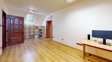Na predaj 7-izbový dom, 419 m², Kostolné Kračany