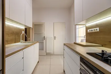 Na predaj 3-izbový byt, 77 m², Bratislava-Staré Mesto, Križkova