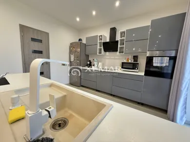 Na predaj 5-izbový dom, 384 m², Dolinka