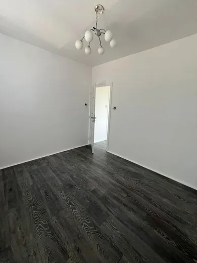 Na predaj 3-izbový byt, 47 m², Bratislava-Dúbravka, Bullova