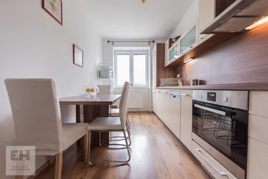 Квартиры на продажу, 2-комнатные, Bratislava-Nové Mesto · €279 000