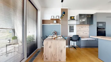 Na predaj 3-izbový byt, 75 m², Bratislava-Staré Mesto, Súkennícka