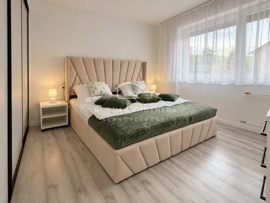 Na predaj 2-izbový byt, 58 m², Komárno, Budovateľská
