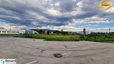 Na predaj pozemok, Ľubotice