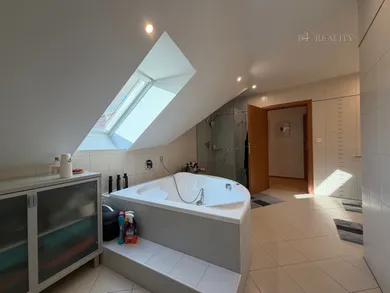 Na predaj dom v Trenčín · €790 000 · Novostavba