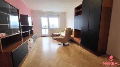 Na prenájom 3-izbový byt, 82 m², Topoľčany, Krušovská