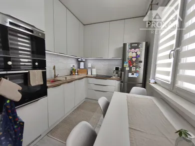 Квартиры на продажу, 3-комнатные, Lučenec · €115 000