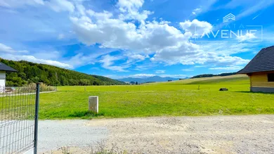 Na predaj pozemok, 500 m², Valča