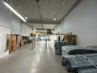 Komerčné priestory na prenájom, Bratislava-Nové Mesto · €1 800