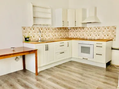 Byty na prenájom 3-izbový, Nové Zámky · €660