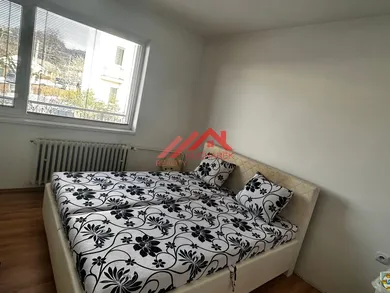 Na predaj 6-izbový dom, 284 m², Limbach, Športová