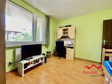 Na predaj 3-izbový byt, 69 m², Komárno, Hviezdoslavova ul.