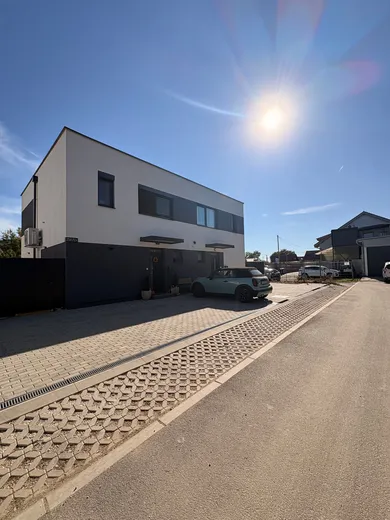 Domy na predaj 4-izbový, Rovinka · €309 900