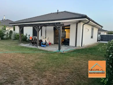 Na predaj 4-izbový dom, 104 m², Bernolákovo, Ipeľská