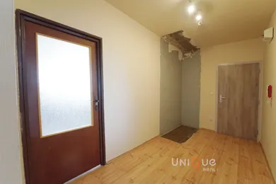 Na predaj 3-izbový byt, 78 m², Hurbanovo, Sládkovičova