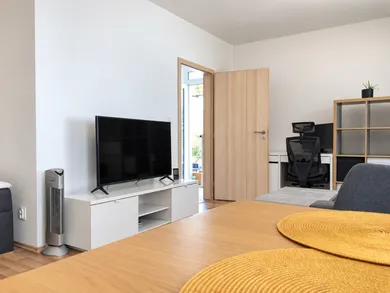 Na prenájom 1-izbový byt, 35 m², Pezinok, Myslenická