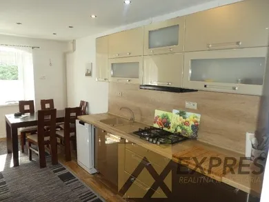 Na predaj 4-izbový dom, 130 m², Handlová, Pekárska