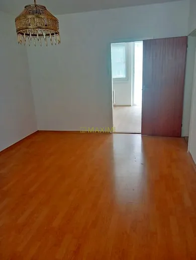 Mieszkania na sprzedaż, 4-pokojowe, Bratislava-Dúbravka · €260 000