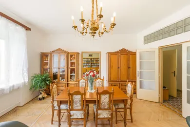 Na predaj 3-izbový byt, 111 m², Trnava, Ulica Študentská