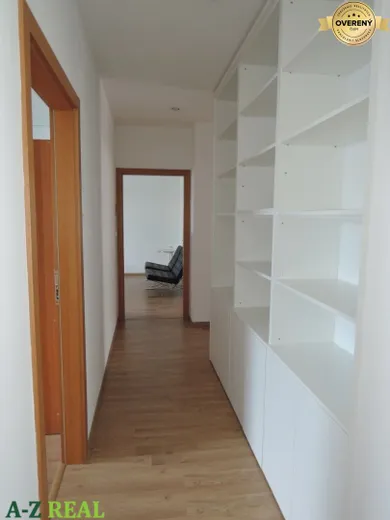 Na prenájom komerčné, 113 m², Bratislava-Staré Mesto, Kýčerského