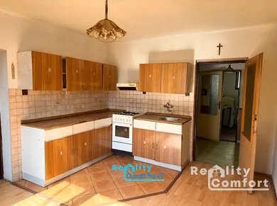 Na predaj 6-izbový dom, 300 m², Liešťany, Dobročná