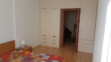Na prenájom 2-izbový byt, 60 m², Bratislava-Ružinov, Miletičova