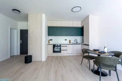 Na prenájom 2-izbový byt, 56 m², Komárno, Nám. Kossutha