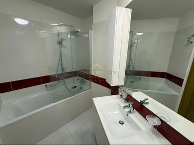 Na prenájom 3-izbový byt, 90 m², Bratislava-Staré Mesto, Landererova