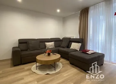 Byty na prenájom 2-izbový, Bratislava-Staré Mesto · €1 000