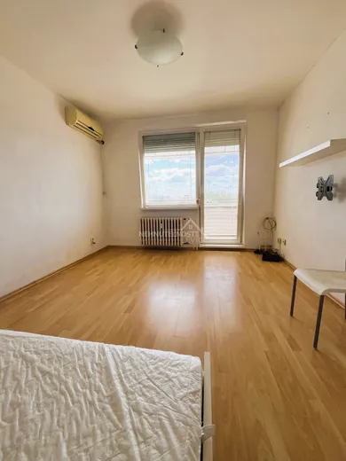Na predaj 1-izbový byt, 36 m², Levice, Perecká ul.
