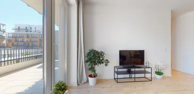 Na prenájom 2-izbový byt, 52 m², Bratislava-Petržalka, Fialová