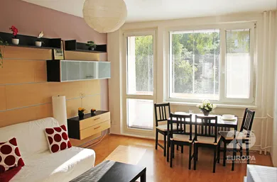 Byty na prenájom 3-izbový, Bratislava-Karlova Ves · €750