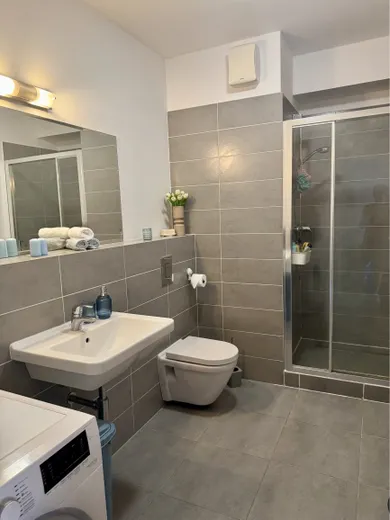 Na prenájom 2-izbový byt, 47 m², Bratislava-Ružinov, Jégého