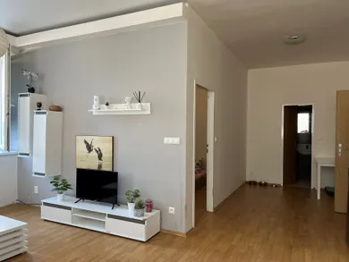 Na predaj 2-izbový byt, 51 m², Malacky, Stupavská