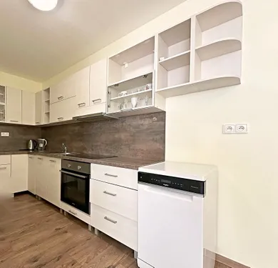 Na predaj 2-izbový byt, 41 m², Bratislava-Rača, Rustaveliho